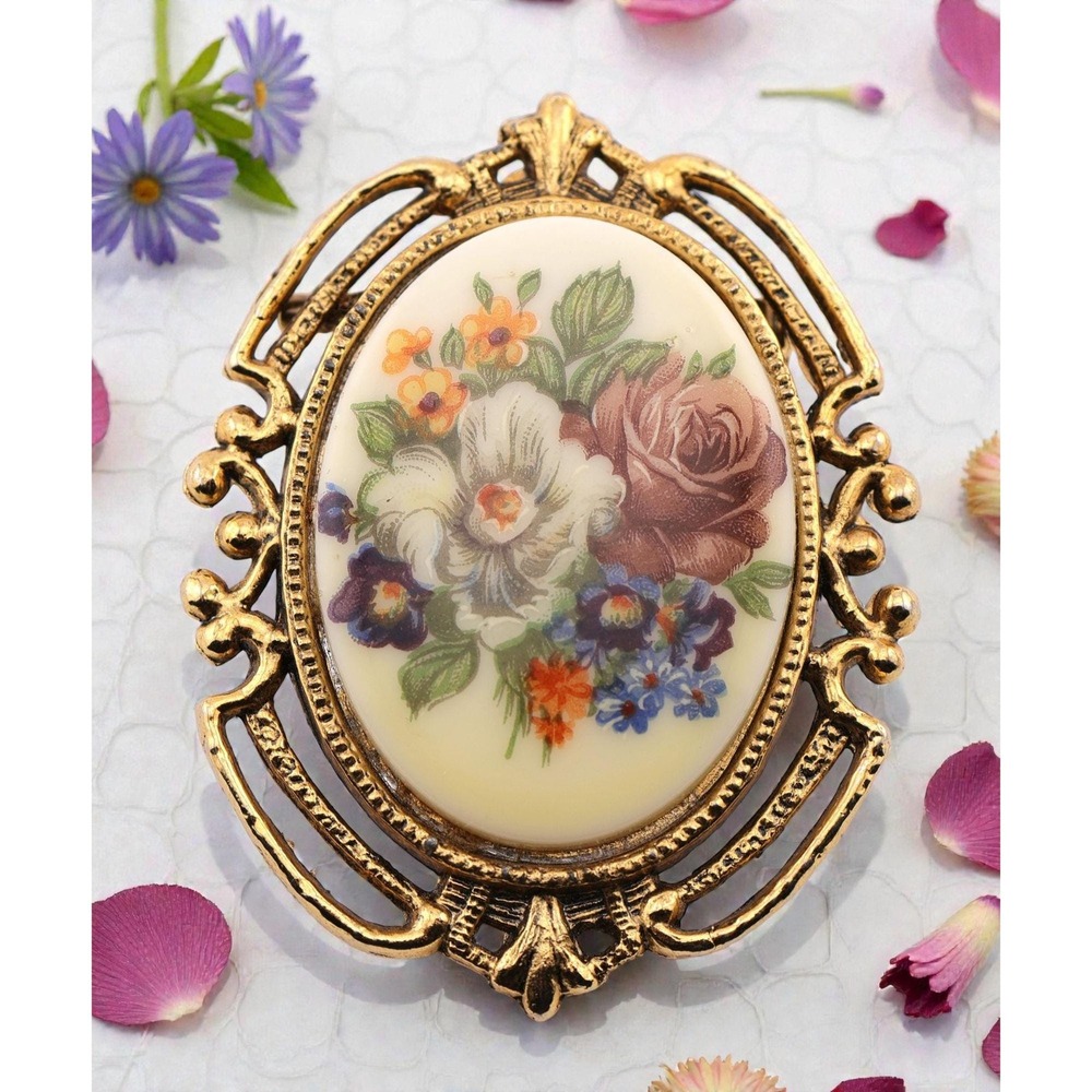Vintage Floral Cameo Brooch Gold Tone Oval Convertible Pin Pendant
